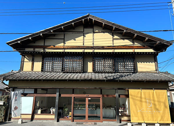パティスリー ルミエールの店舗外観