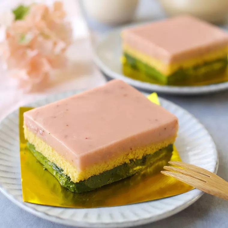 マシュマロで簡単！いちごと抹茶のひなまつりムース