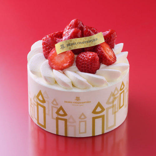 いちごがトッピングされたショートケーキ