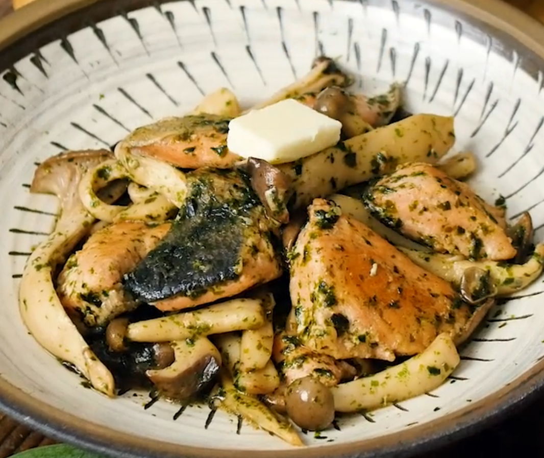 鮭ときのこの海苔バターしょうゆ炒め