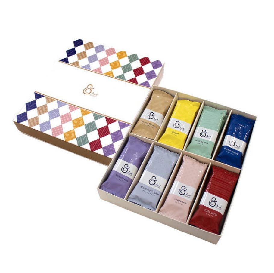 カラフルな化粧箱に入った8色の個包装の袋に入ったおこし