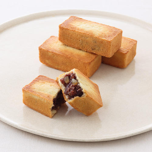 皿にのせたあんビスキュイ