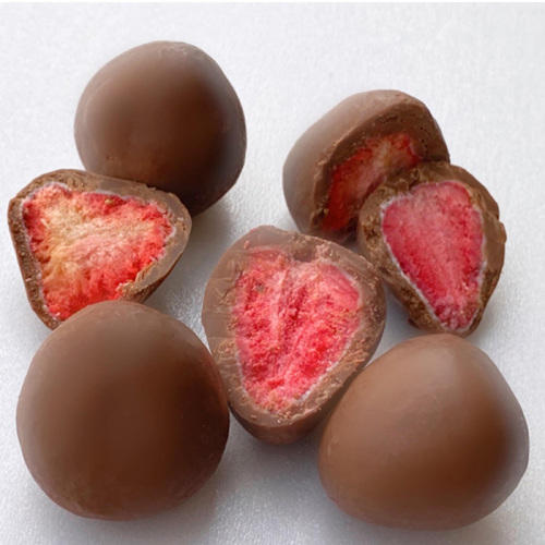 ドライいちごをチョコレートで包んだセルフィユ軽井沢の「いちごトリュフ ミルク 9粒入」