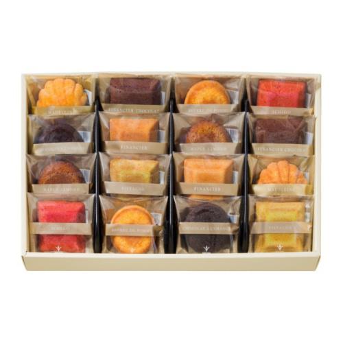 ベージュの箱に入ったブールミッシュのグランリュクス 16個入