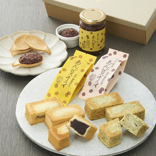 あんバター、おさじパイ、あんビスキュイなどが器に置かれている