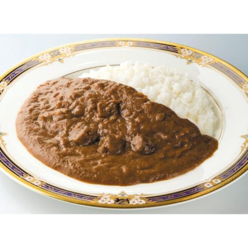 洋風の丸皿に盛られた神戸ベイシェラトンホテル&タワーズの黒毛和牛カレー