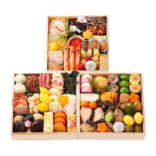 ベージュの箱に入った京料理 美濃吉の「和風 冷凍美濃吉-303」