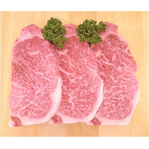 木の板の上にのった精肉専門店　つの田の「国内産黒毛和牛ステーキ用(サーロイン)　3枚入り　570g」