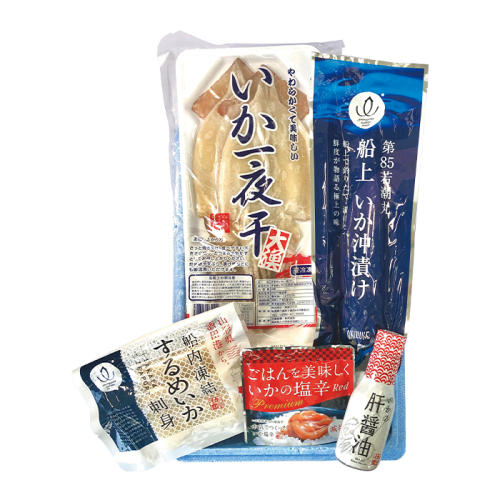 水色の発砲スチロール箱に入った産地直送贅沢セット