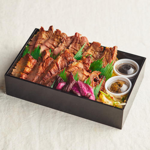 「牛たんと和牛焼き 青葉苑」の「倍盛り牛たん味比べ重」