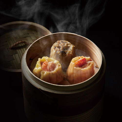 蒸し器に入ったジーズメニュー 焼売三昧