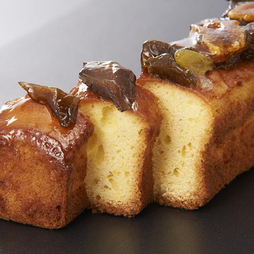カットされたパウンドケーキ
