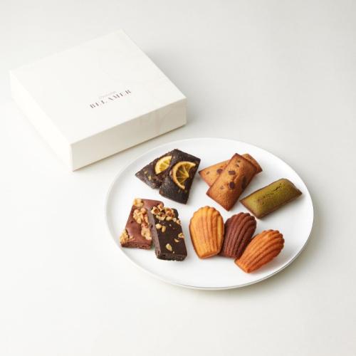 白いお皿にのったベルアメールのガトーセレクションS