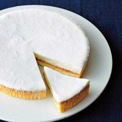 チーズガーデンの上面が真っ白なレアチーズケーキ「NASU WHITE（フロマージュブラン）」