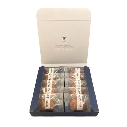 青×白の箱に入った弘乳舎トーキョーのバターのたまご10個入