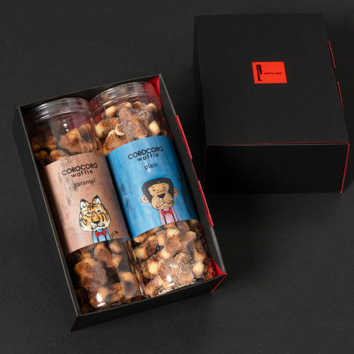 黒い箱に入ったワッフル･ケーキの店 R.Lのコロコロワッフル