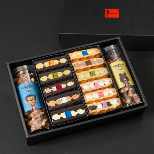 黒い箱に入ったワッフル・ケーキの店 R.Lのスイーツ
