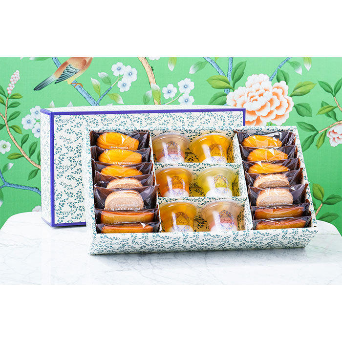 ブルーの箱に入ったラ・マーレ・ド・チャヤの「ゼリー焼菓子詰合せ20個入」