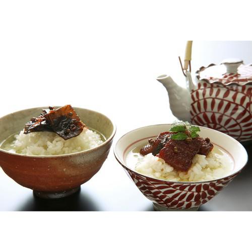 赤い茶碗に入った近江今津 西友の「西友のお茶漬詰合せ」