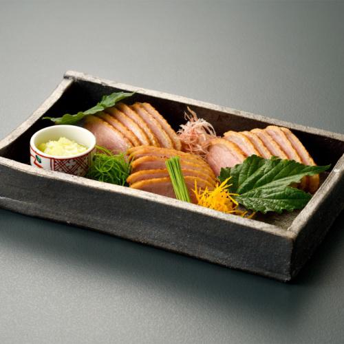 「下鴨茶寮」料亭の合鴨ロース（木箱）の外観