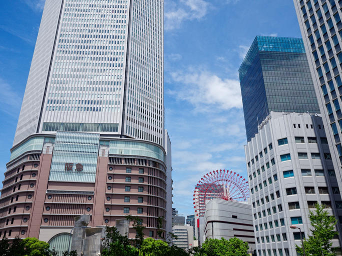 阪急百貨店のある大阪・梅田の風景