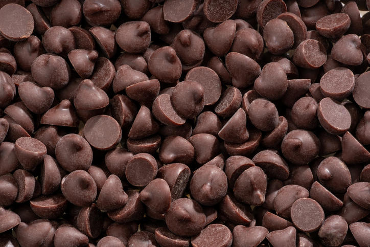 クーベルチュールチョコレートが敷き詰められている