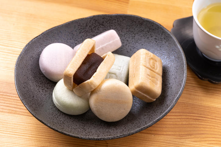 緑茶とたくさんの最中