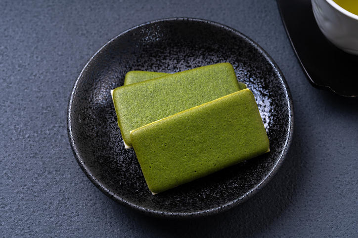 ホワイトチョコレートをはさんだ抹茶ラングドシャ