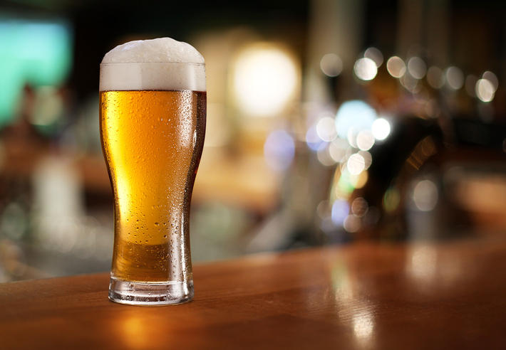 グラスに入ったビール
