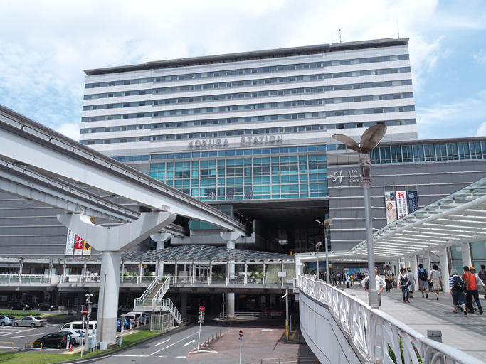 快晴の日訪れた北九州の小倉駅