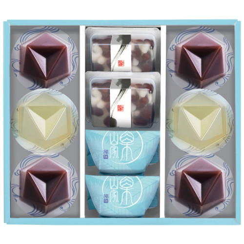 水色のギフト箱入り夏の和菓子のアソート