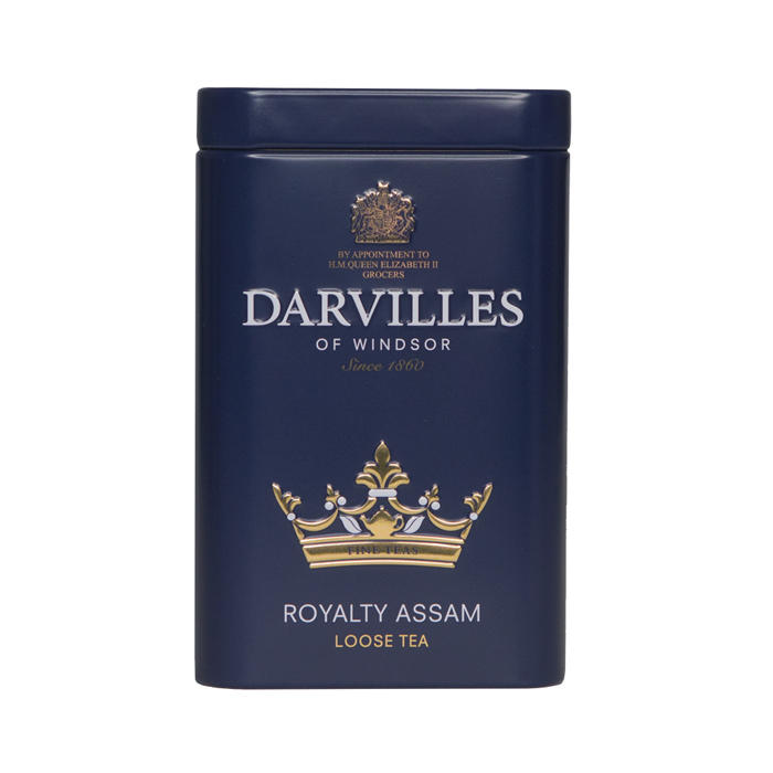 ダーヴィルス・オブ・ウィンザーのロイヤルティ・アッサムの黒い紅茶缶が置かれている
