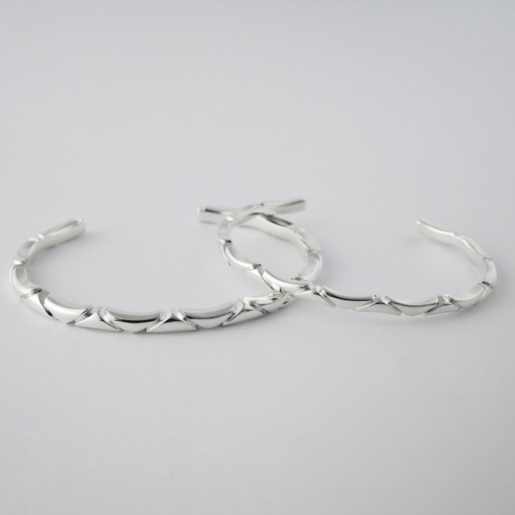 画像②sumiiro_2_oval-lotus バングル.jpg