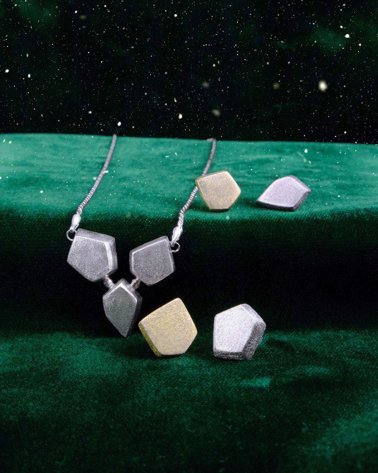 掲載 画像④5 lados・ネックレス_シングルイヤリング.jpg