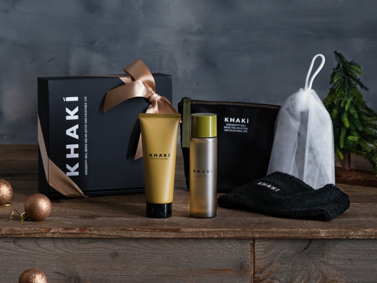 _1F KAHKI スキンケアコフレ.jpg