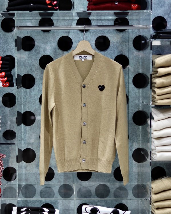 sullen COMME des GARCONS スタッズカーディガン PLAY COMME DES GARÇONS ＜プレイ ・コム デ ギャルソン＞新作ライン