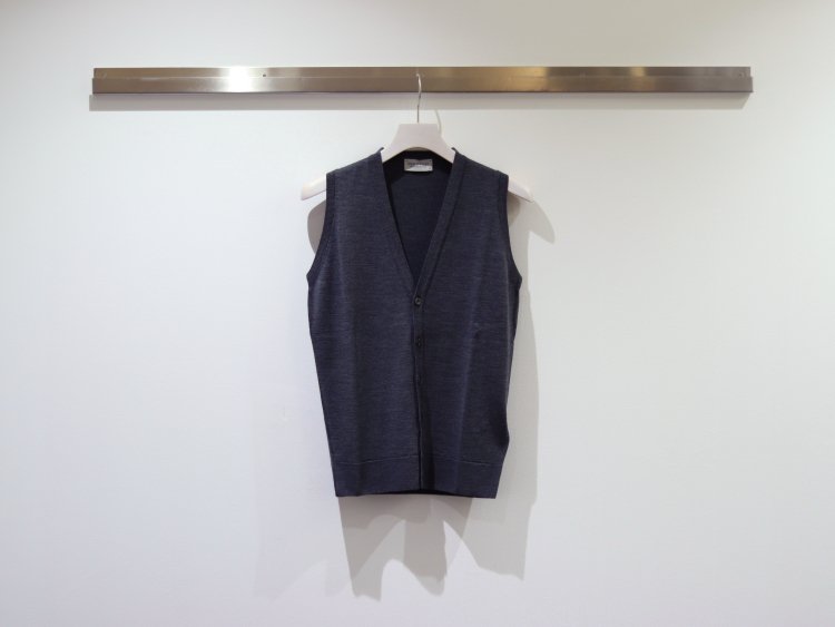 2d ニットベスト.JPG