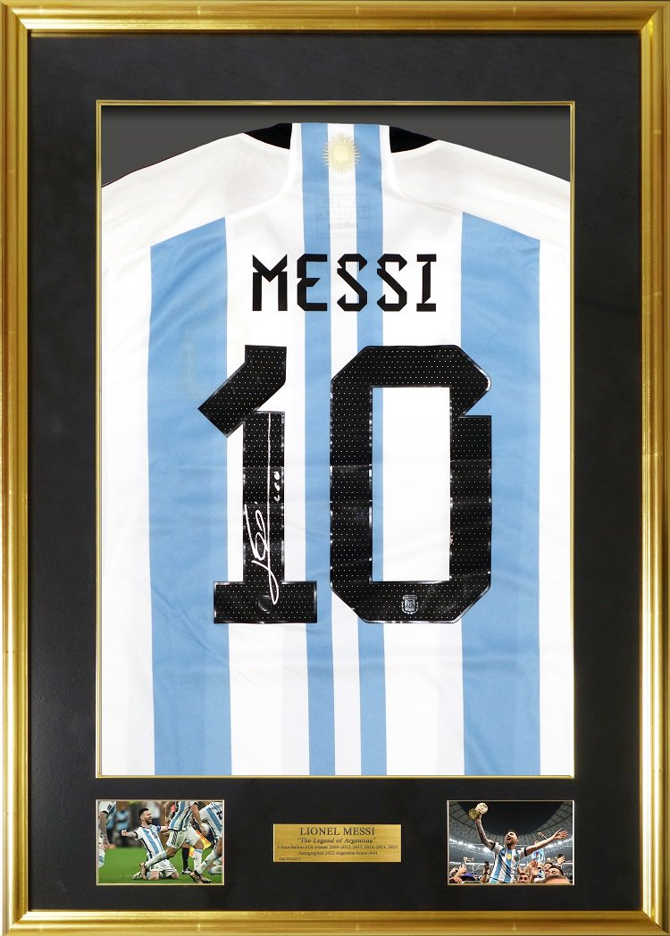 メッシ直筆サイン入りユニフォーム