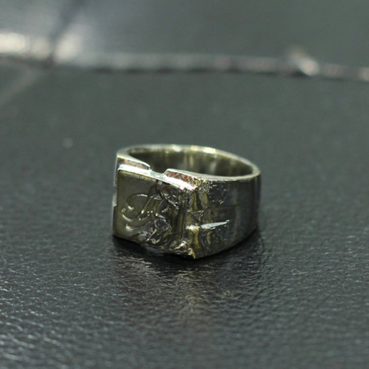 M268N048_SILVE_01_pdl.jpg