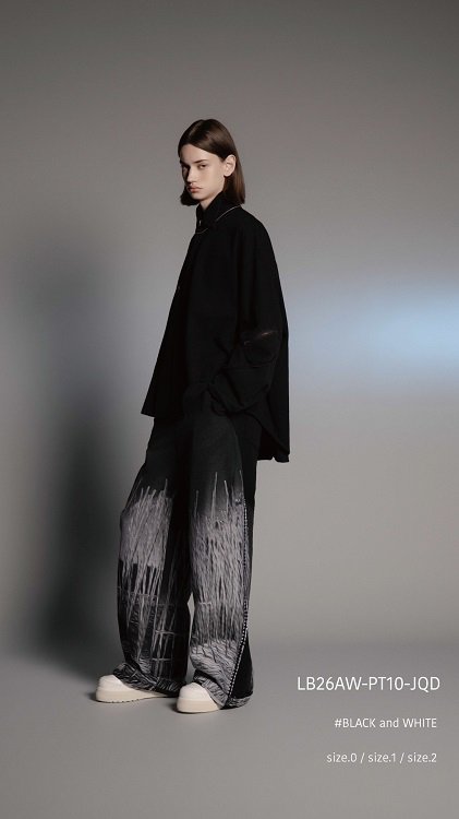 Licht Bestreben 2026A/W collection Look 4