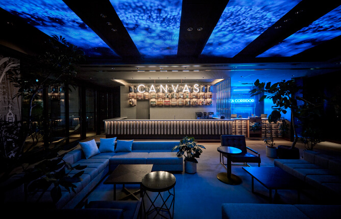 ザ ロイヤルパーク キャンバス 銀座コリドー2階のメインバー「CANVAS LOUNGE produced by P.C.M.（キャンバスラウンジ）」