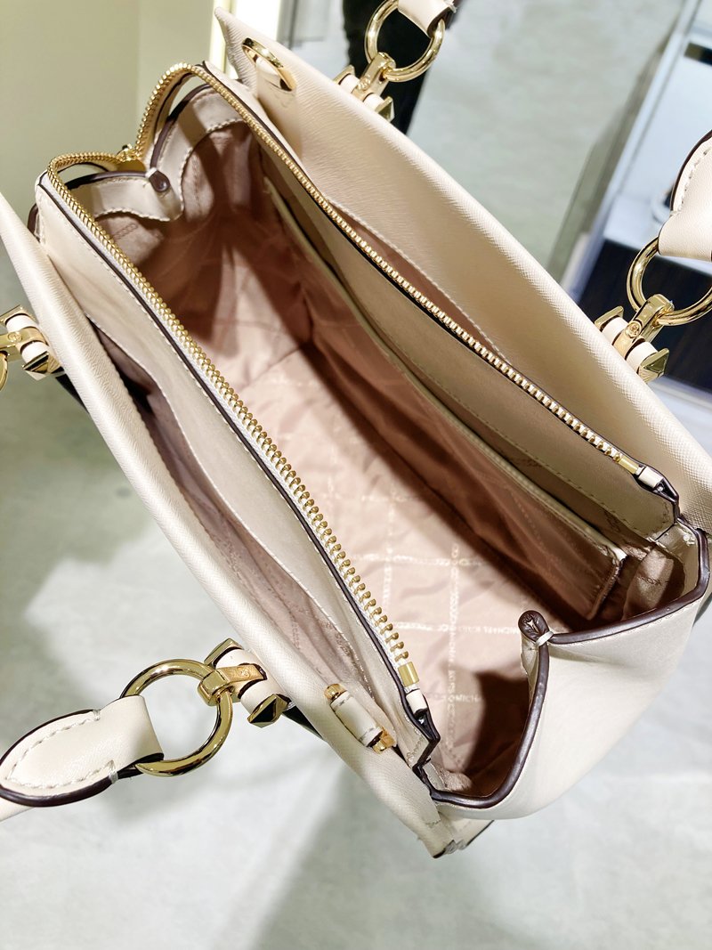 春のセレモニーは靴やバッグで印象アップVol.1 「MICHAEL KORS 春のセレモニーは靴やバッグで印象アップVol.1 「MICHAEL KORS